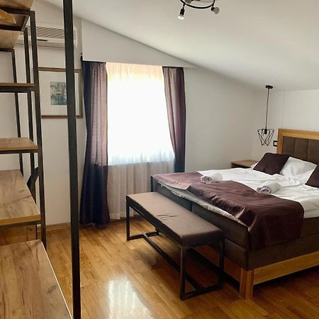Motel Kiwi Grude Extérieur photo