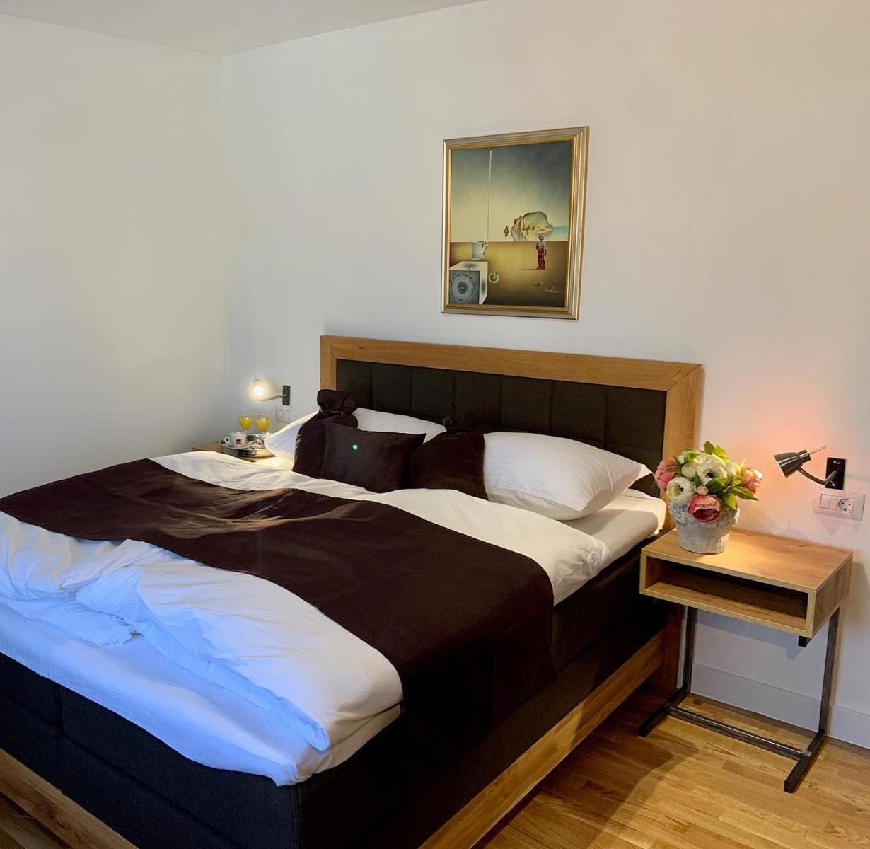 Motel Kiwi Grude Extérieur photo