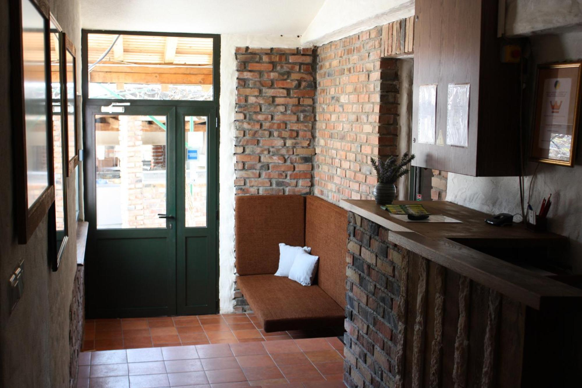 Motel Kiwi Grude Extérieur photo