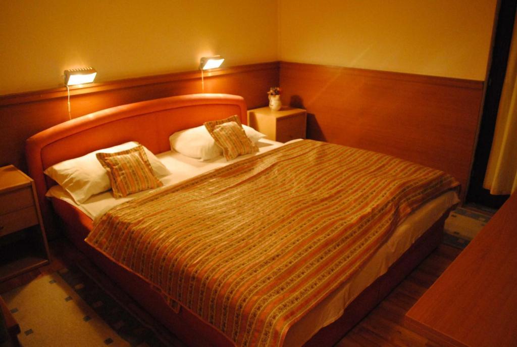 Motel Kiwi Grude Chambre photo