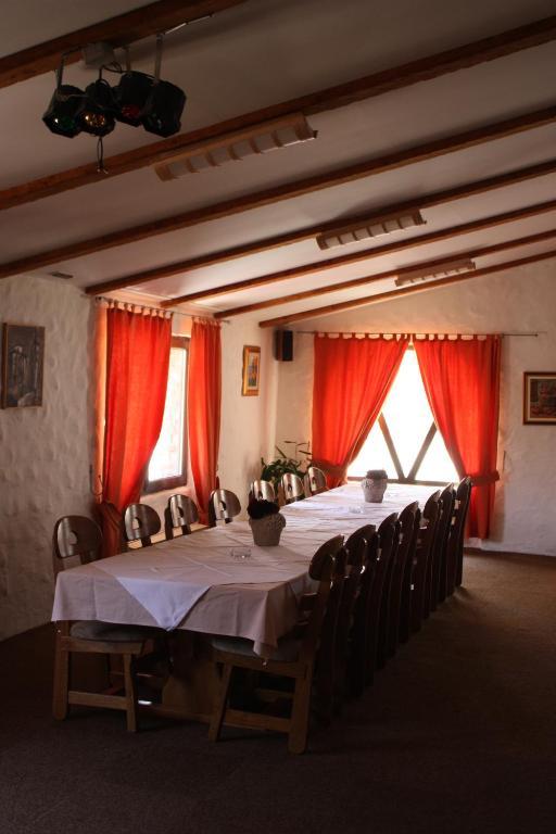 Motel Kiwi Grude Extérieur photo