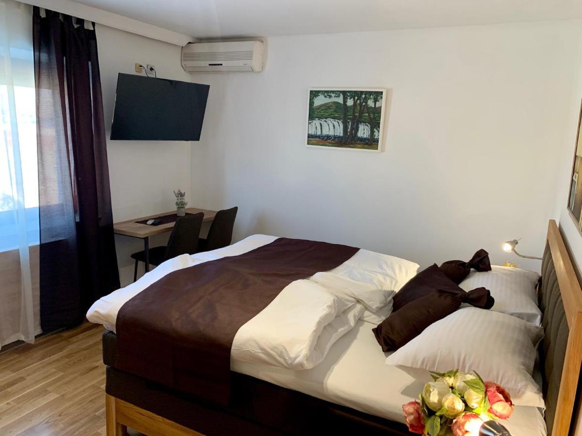 Motel Kiwi Grude Extérieur photo