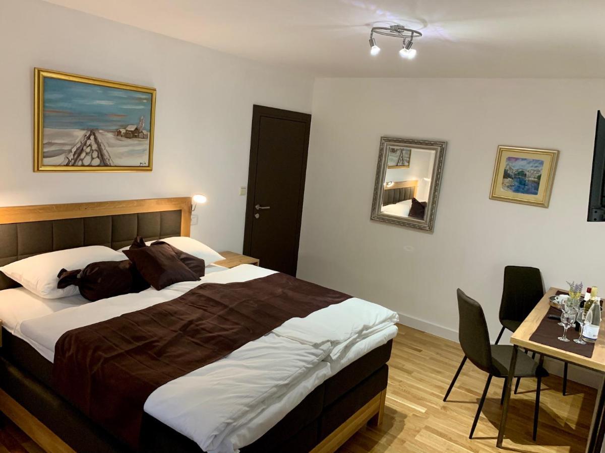 Motel Kiwi Grude Extérieur photo